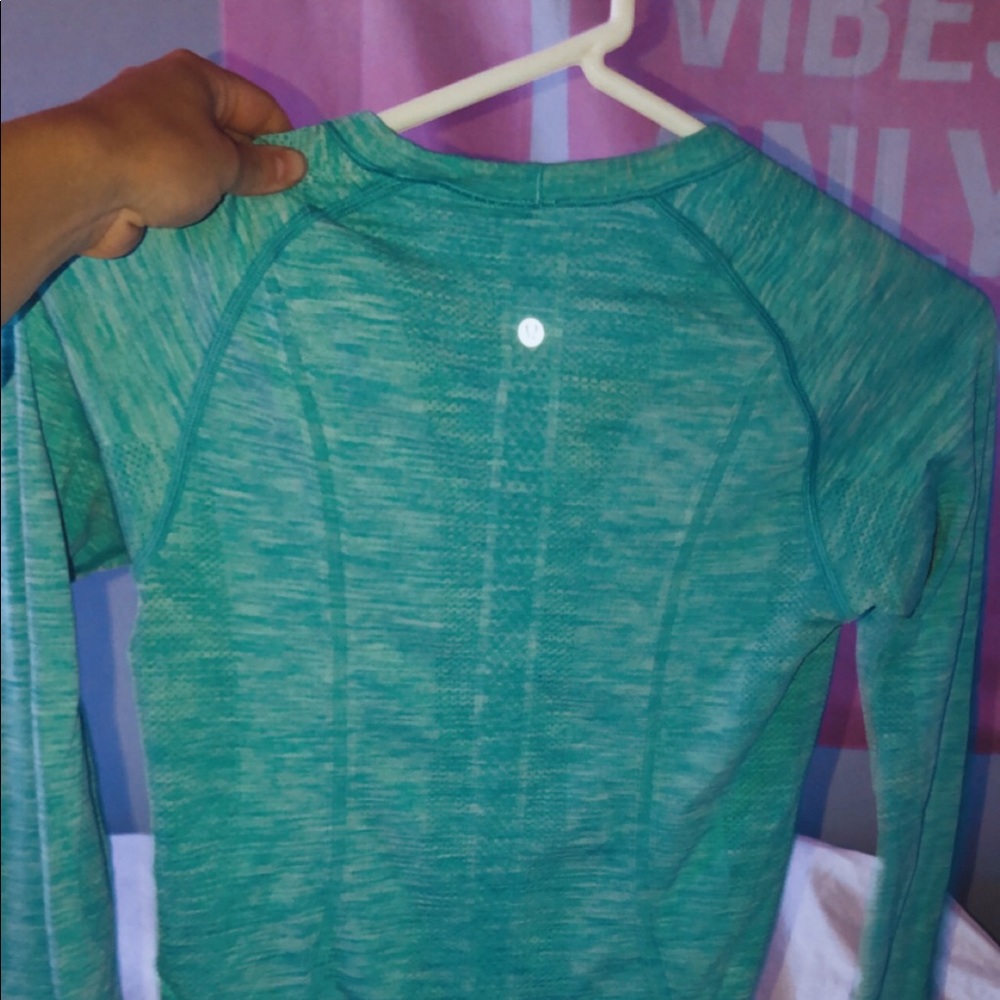 lulu lemon long sleeve shirt